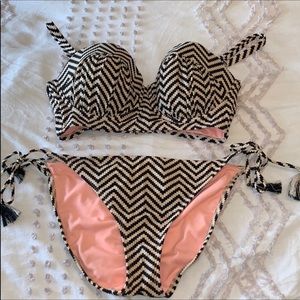 Xhilaration Bikini - D/DD Top + XL Bottoms